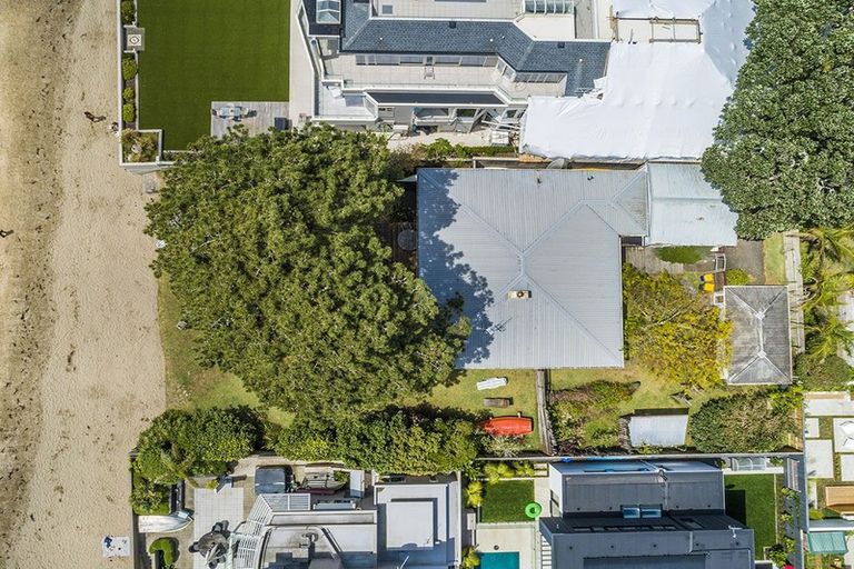 Photo of property in 35 Craig Road, Milford, Auckland, 0620