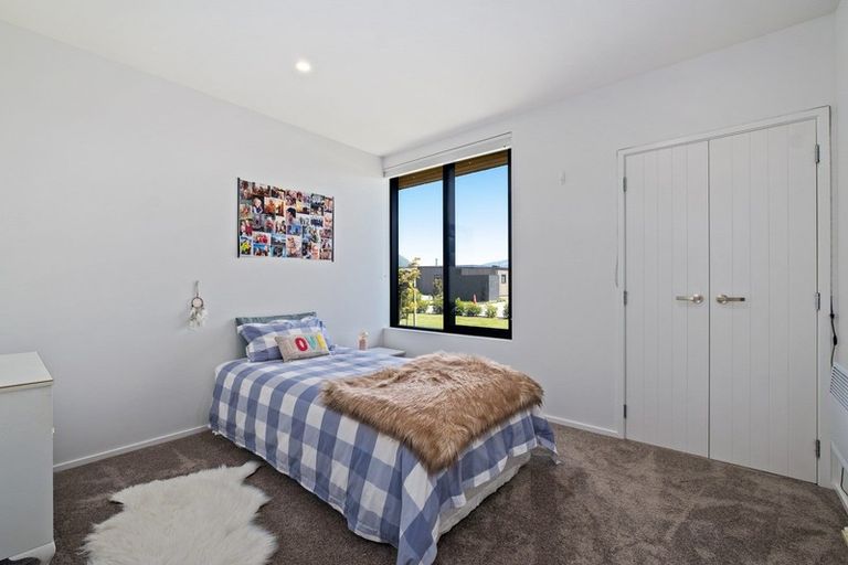Photo of property in 19 Stackbrae Avenue, Wanaka, 9305