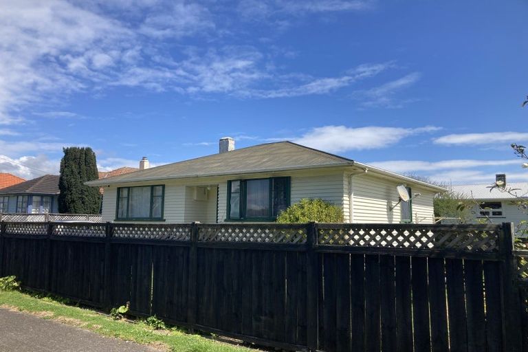 Photo of property in 89 Broadway, Waitara, 4320