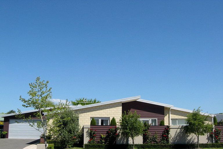 Photo of property in 49 Coolspring Way, Redwood, Christchurch, 8051