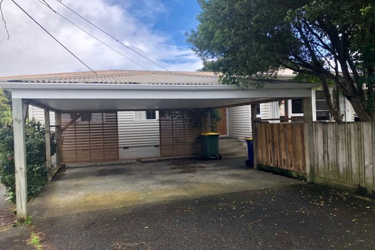 Photo of property in 2/41 Selwyn Crescent, Forrest Hill, Auckland, 0620
