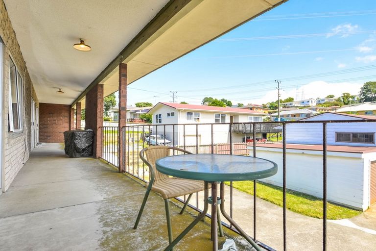 Photo of property in 236 Triangle Road, Massey, Auckland, 0614