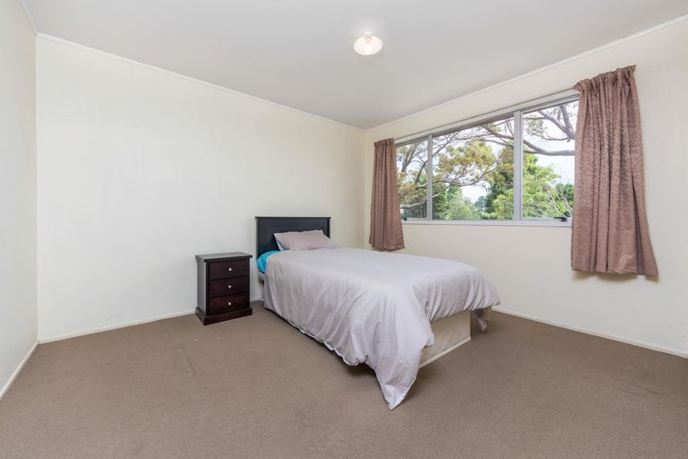 Photo of property in 18 St Catherine Crescent, West Harbour, Auckland, 0618