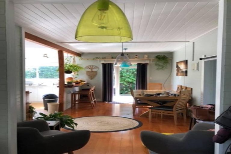 Photo of property in 12 Karioi Crescent, Raglan, 3225