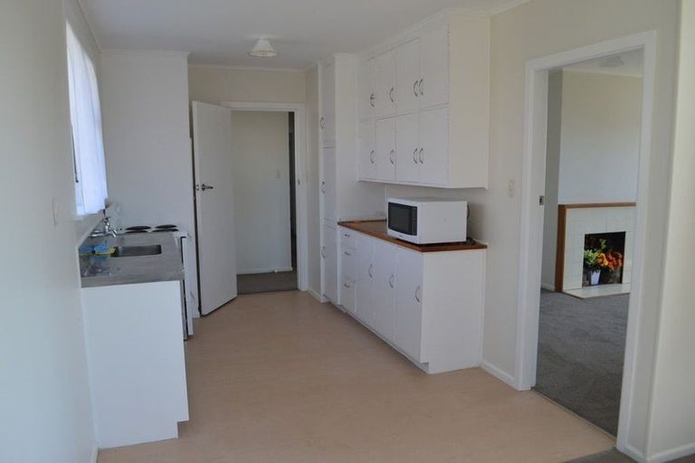 Photo of property in 100 Sievers Grove, Cannons Creek, Porirua, 5024