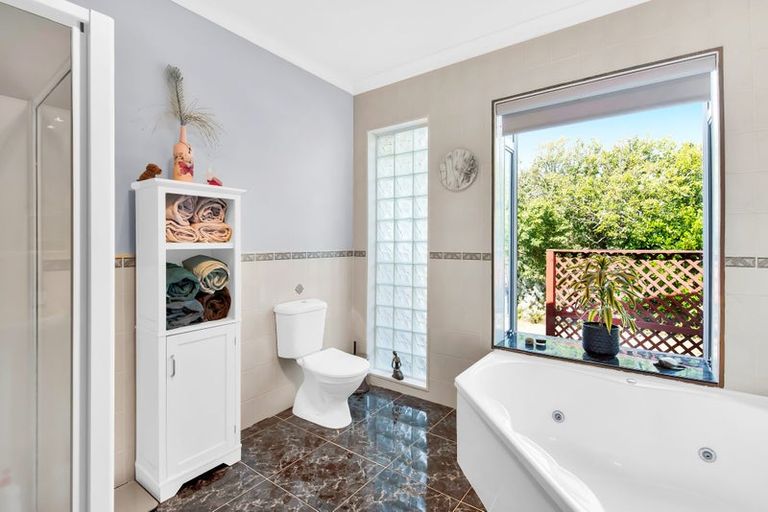 Photo of property in 63 Poplar Avenue, Raumati South, Paraparaumu, 5032