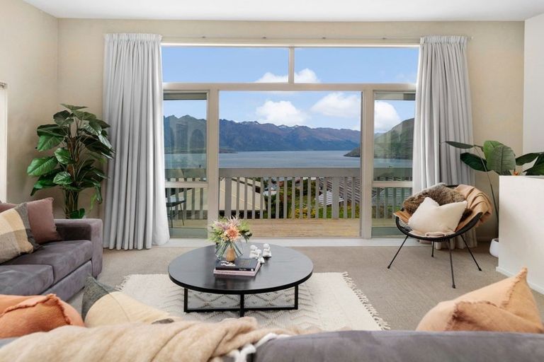 Photo of property in 36b Avalon Crescent, Fernhill, Queenstown, 9300