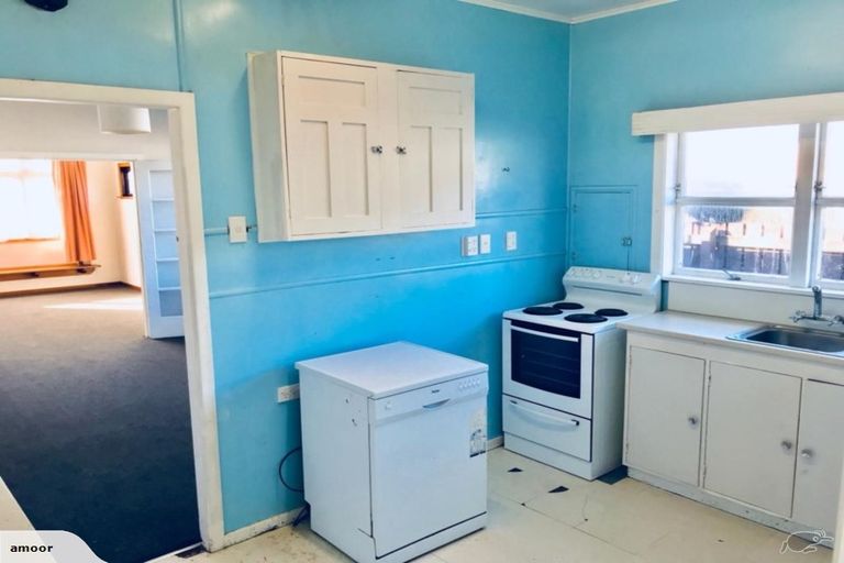 Photo of property in 2 Douglas Street, Waiwhetu, Lower Hutt, 5010