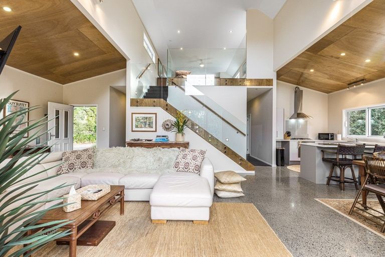 Photo of property in 72 Reid Road, Glenbrook, Waiuku, 2681