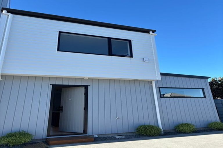 Photo of property in 13b Edgerton Road, Te Atatu Peninsula, Auckland, 0610