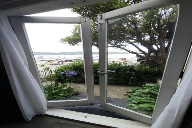 Photo of property in 458 Evans Bay Parade, Hataitai, Wellington, 6021