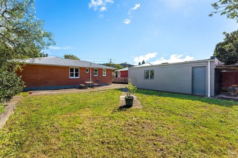 Photo of property in 666 Main Road North, Te Marua, Upper Hutt, 5018