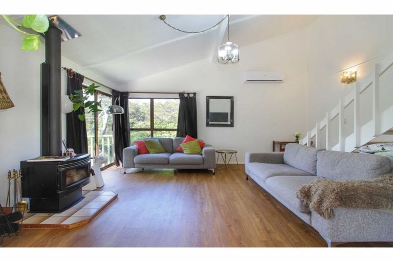 Photo of property in 2/39 Brunton Place, Glenfield, Auckland, 0629