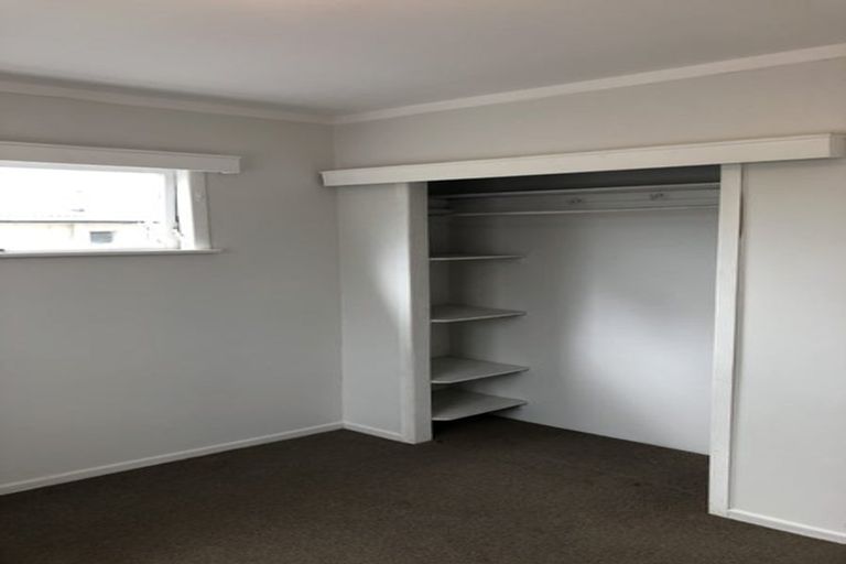 Photo of property in 18 Middlemore Crescent, Papatoetoe, Auckland, 2025