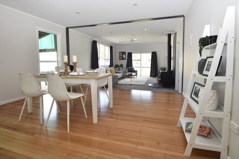 Photo of property in 2 Philip Street, Carterton, 5713