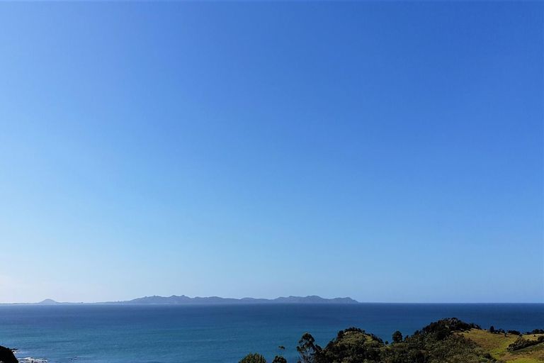 Photo of property in 26 Bay View Road, Cable Bay, 0420