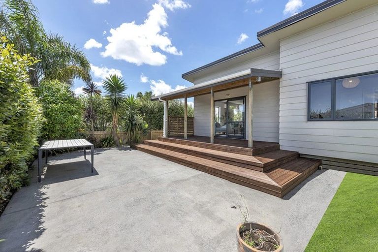 Photo of property in 10 Umu Place, Mangere, Auckland, 2022
