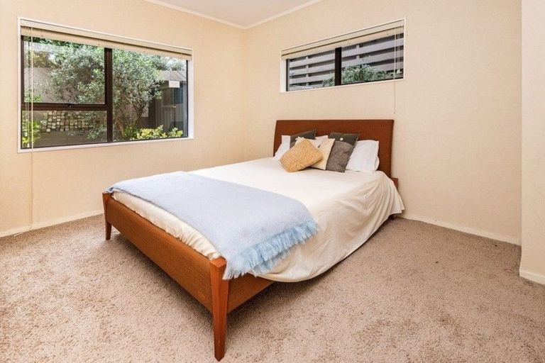 Photo of property in 1/8 Kincraig Place, Highland Park, Auckland, 2010