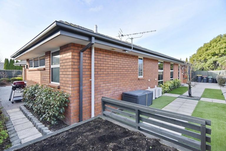 Photo of property in 18 Oratia Grove, Northwood, Christchurch, 8051