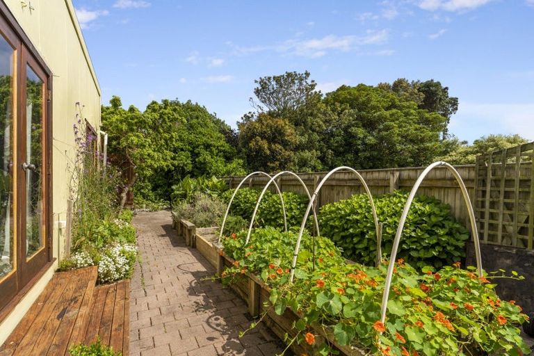 Photo of property in 18 Main Road, Waikanae, 5036