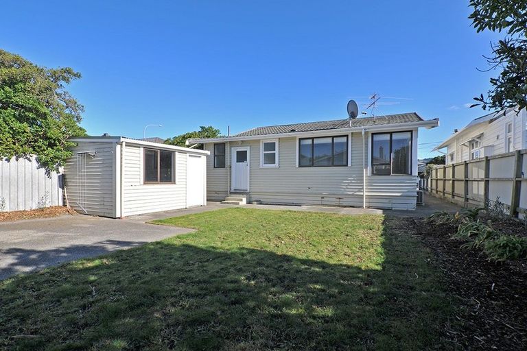 Photo of property in 2 Collins Street, Petone, Lower Hutt, 5012