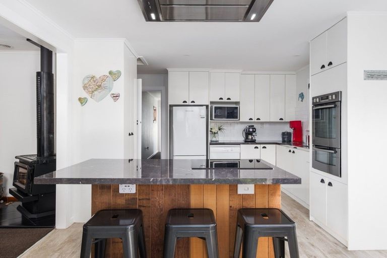 Photo of property in 45 De Lautour Road, Inner Kaiti, Gisborne, 4010