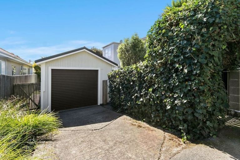 Photo of property in 8a Puriri Street, Eastbourne, Lower Hutt, 5013