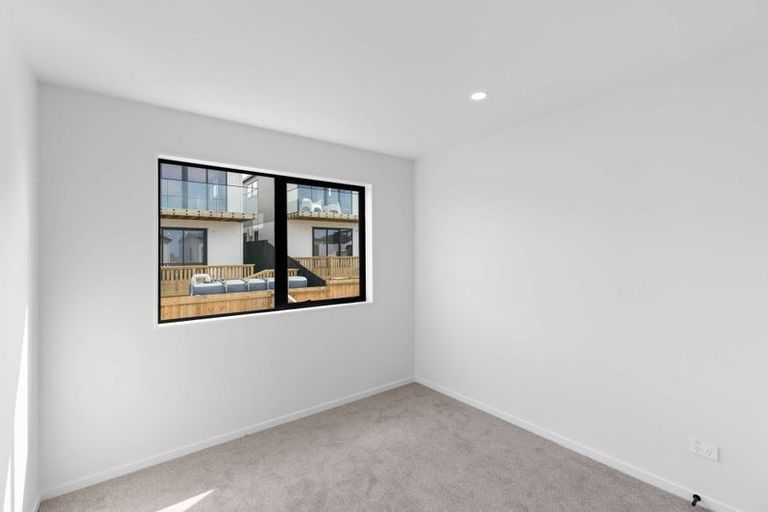 Photo of property in 20b Makomako Drive, Orewa, 0931