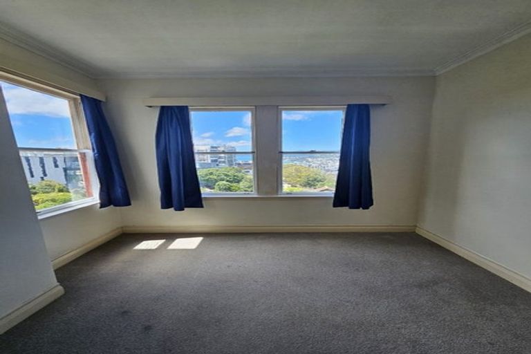 Photo of property in 88 Kelburn Parade, Kelburn, Wellington, 6012