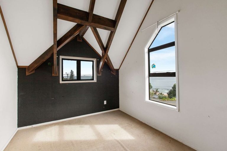 Photo of property in 2 Seaview Road, Cable Bay, 0420