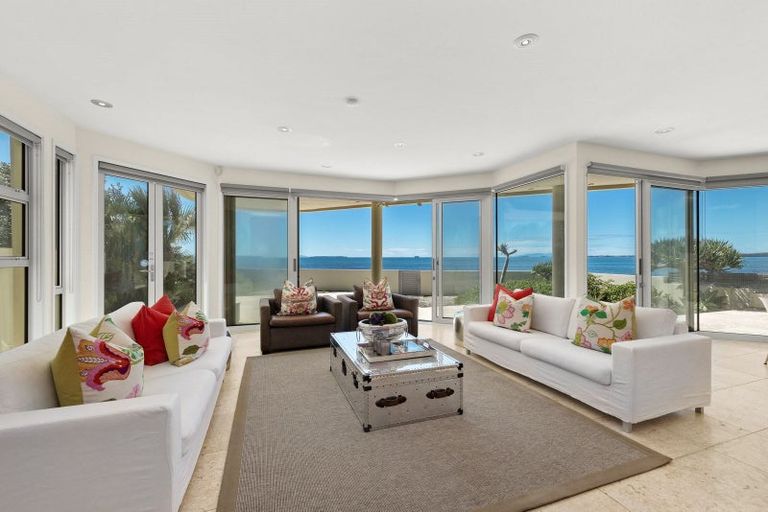 Photo of property in 26 Tiri Road, Milford, Auckland, 0620