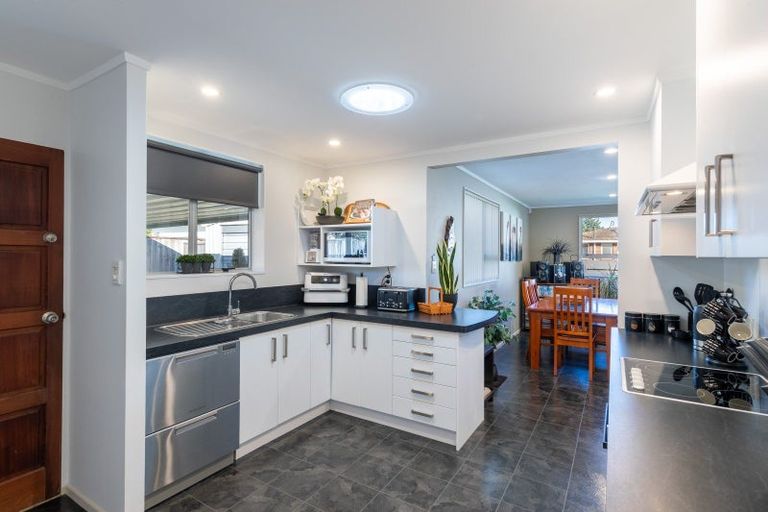 Photo of property in 5a Fremont Grove, Totara Park, Upper Hutt, 5018