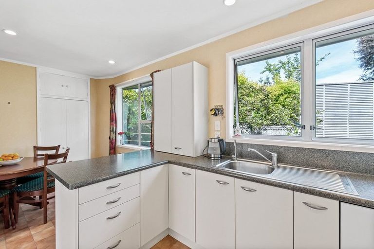 Photo of property in 50 Sylvan Avenue, Waikanae, 5036