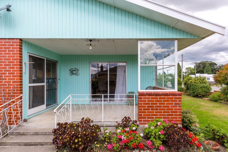 Photo of property in 2 Betten Street, Waimate, 7924