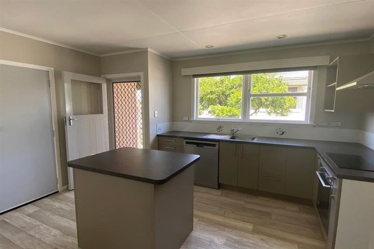 Photo of property in 2/408 Avenue Road West, Hastings, 4122