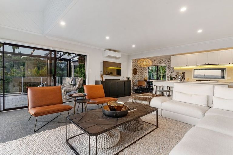 Photo of property in 5 Poaka Place, Beach Haven, Auckland, 0626