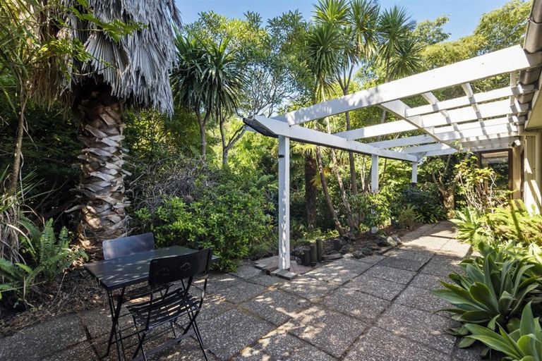 Photo of property in 10 Portsea Place, Chatswood, Auckland, 0626