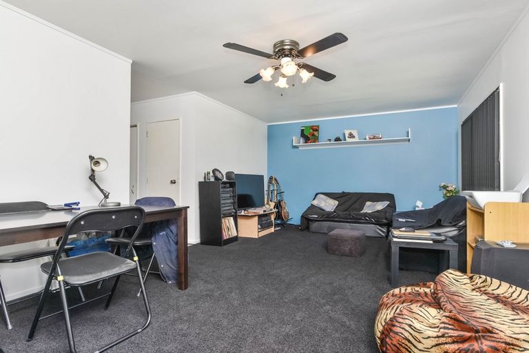 Photo of property in 236 Triangle Road, Massey, Auckland, 0614