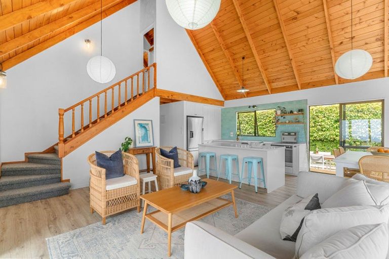 Photo of property in 2 Cullen Street, Mangawhai Heads, Mangawhai, 0505