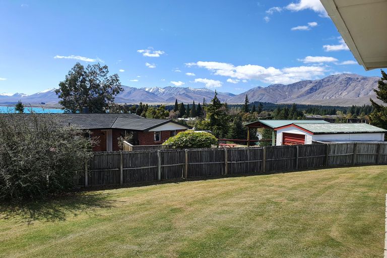 Photo of property in 32 Aorangi Crescent, Lake Tekapo, 7999