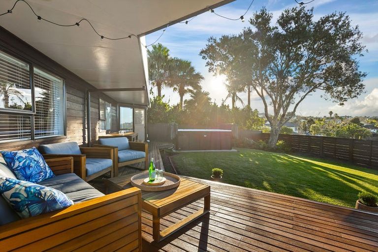 Photo of property in 22 Matisse Drive, West Harbour, Auckland, 0618