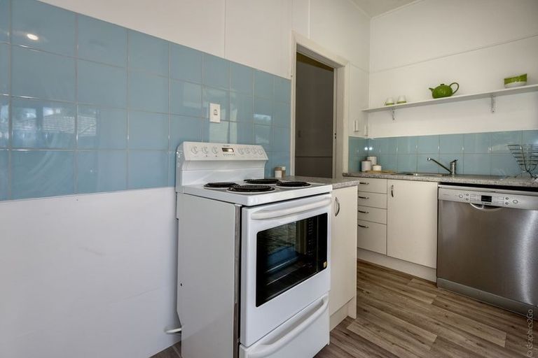 Photo of property in 43 Waimea Terrace, Beckenham, Christchurch, 8023