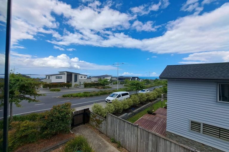 Photo of property in 48 Te Oneroa Way, Long Bay, Auckland, 0630