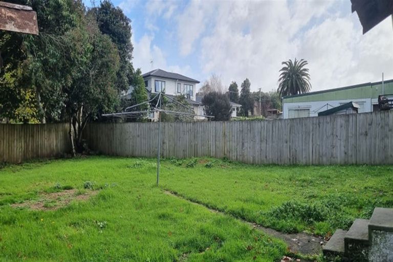 Photo of property in 12 Rimu Road, Manurewa, Auckland, 2102