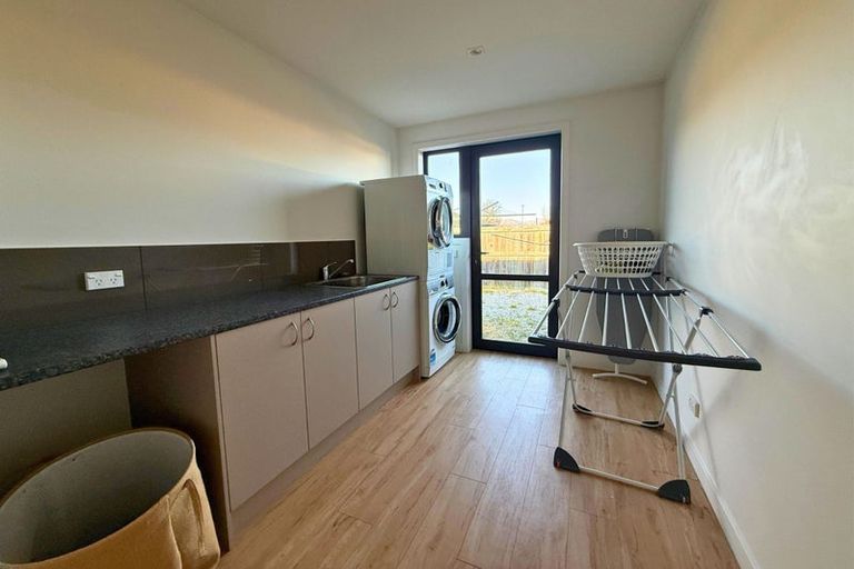 Photo of property in 8 Warbler Lane, Albert Town, Wanaka, 9305