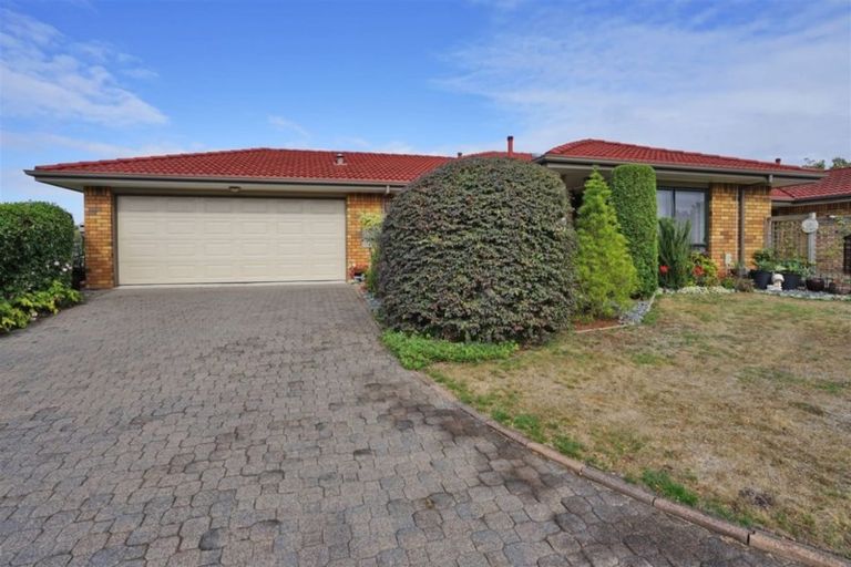Photo of property in 63 Grosvenor Gardens, Flagstaff, Hamilton, 3210