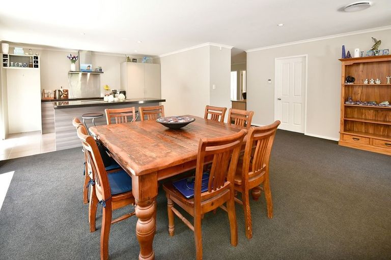 Photo of property in 885 Whangaparaoa Road, Manly, Whangaparaoa, 0930