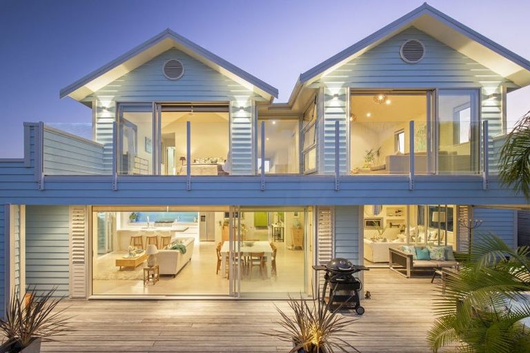 Photo of property in 34 Oceania Place, Mellons Bay, Auckland, 2014