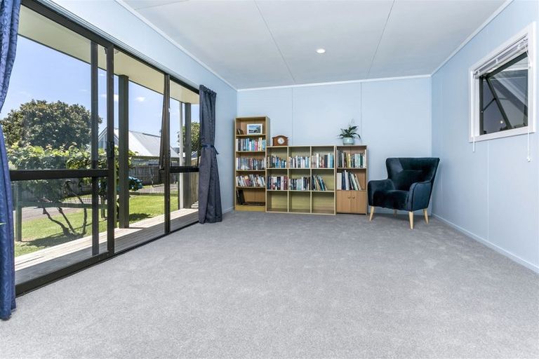 Photo of property in 3/92 Verbena Road, Birkdale, Auckland, 0626