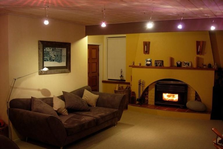 Photo of property in 18 Sullivan Avenue, Mangere Bridge, Auckland, 2022